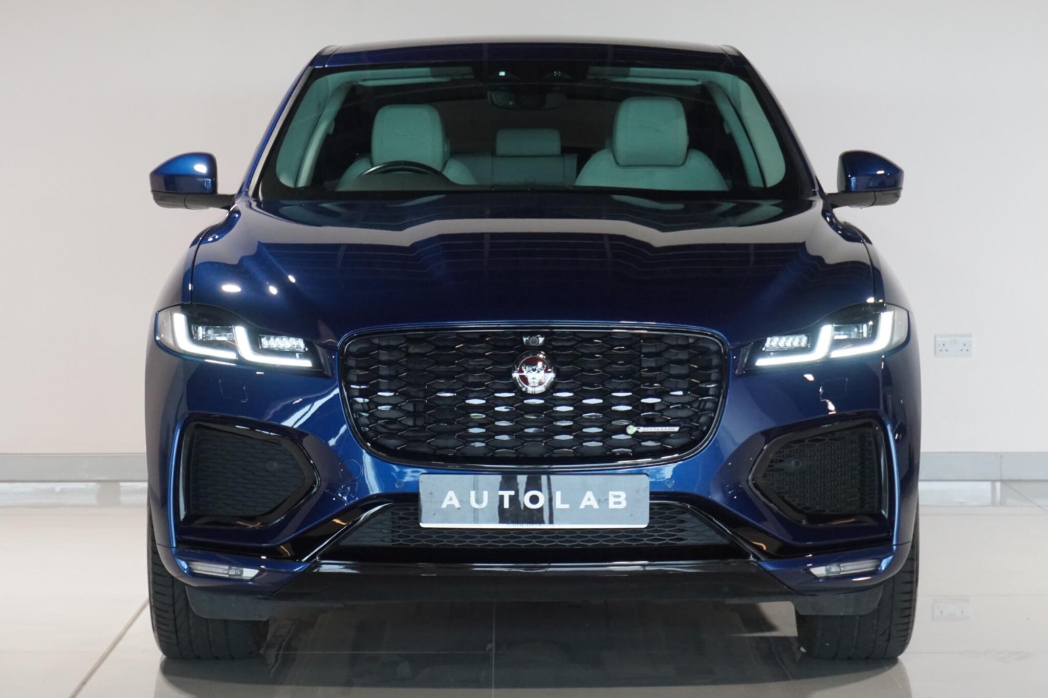 Jaguar F-PACE 3.0 D300 MHEV R-Dynamic SE SUV 5dr Diesel Auto AWD Euro 6 (s/s) (300 ps)